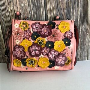Coach Melon Tea Rose Rouge